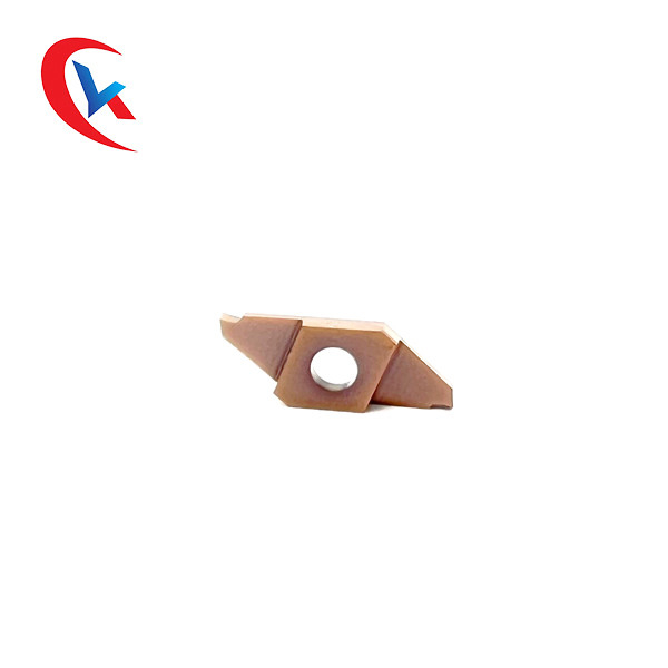 Sisipan Grooving Karbida TKF16R200-S Dengan Kekerasan HRA 91.8 Warna Abu-abu Muda